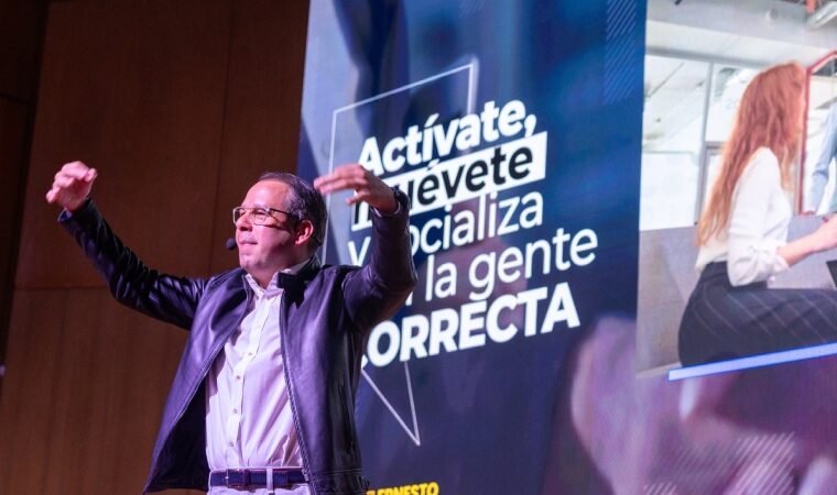 “Atrévete, vívelo yo lo viví” de Ernesto Fuenmayor se llevó a cabo con total éxito en Caracas 