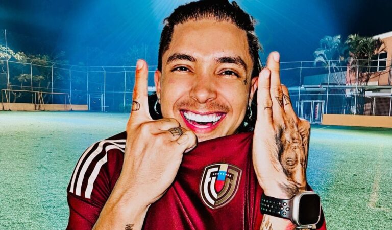 Sixto Rein llama a votar en Venezuela y le dan hasta con el tobo
