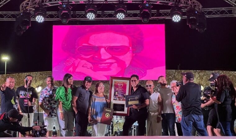 El cantante venezolano Joseph Amado recibe “La Llave de la ciudad de Ponce” 