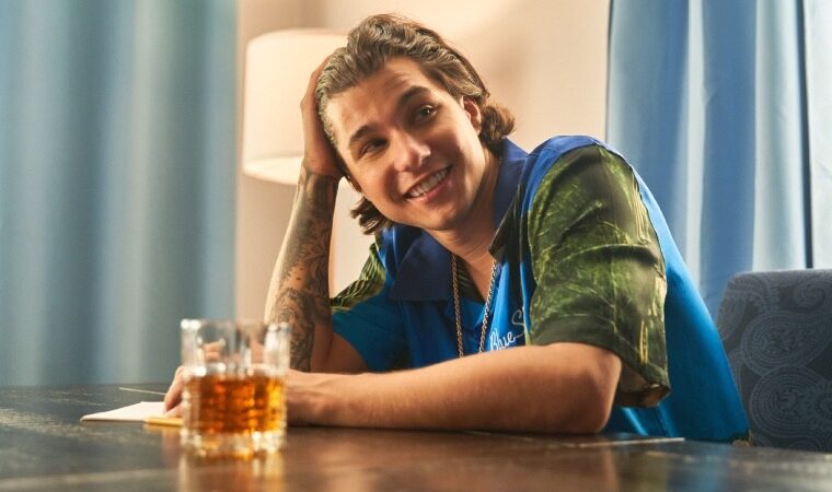 En honor a su papá, Jambene desnuda su alma con “Dímelo Mike” 