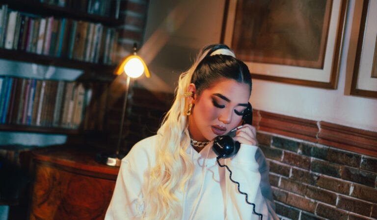 Gigi Méndez celebra el amor y el éxito con su nuevo sencillo “Mitad”