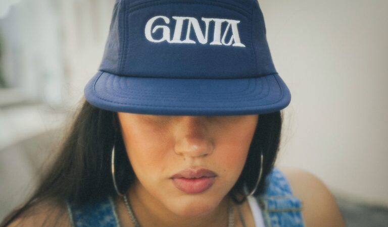 Mari ‘La Carajita’ lanza «GINIA»: Un EP revolucionario en el pop urbano latinoamericano