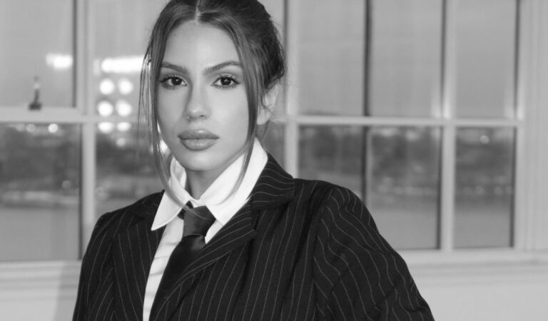 Amanda Krueger: La estratega que impulsa el éxito de Michell Stella en NYFW