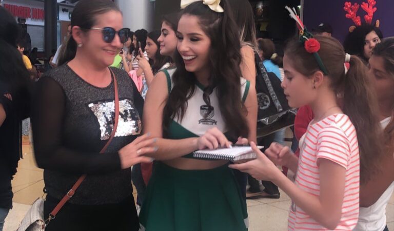 Fabiana Rutigliano deslumbra en el éxito cinematográfico Pura Pantalla