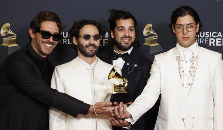 ¡Rawayana hace historia! Banda venezolana conquista su primer Grammy con emotivo homenaje a su país