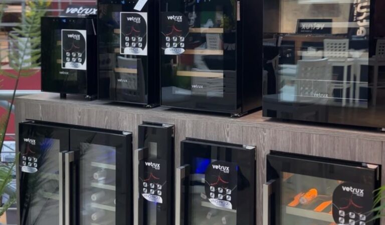 Vetrux revoluciona el mercado con sus vineras de vanguardia