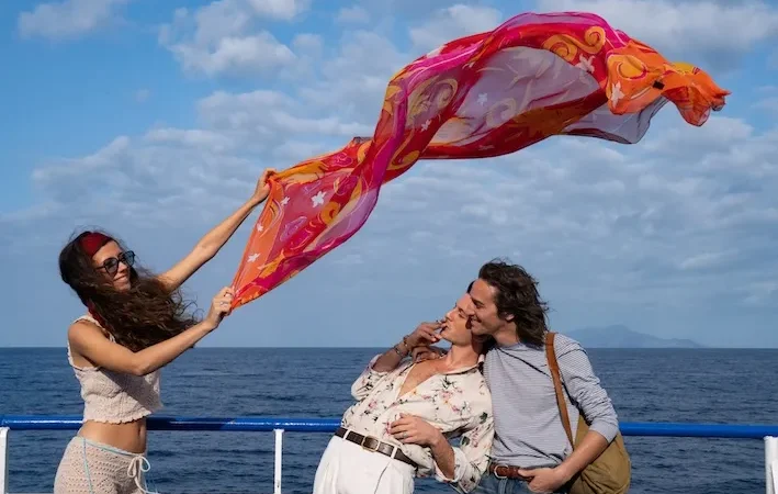 «Parthenope»: un viaje visualmente deslumbrante a través de la soledad y los amores en Nápoles
