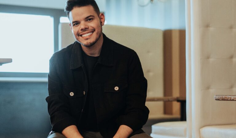 Endry Vásquez: Pionero de la música cristiana con la primera «One Stop» en EE.UU.