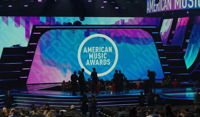 American Music Awards 2025: Kendrick Lamar lidera las nominaciones en una ceremonia histórica con Jennifer López como anfitriona