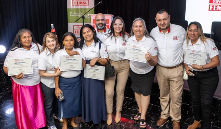 Mujeres venezolanas empoderadas: Coca-Cola FEMSA certifica cohorte en Maracaibo