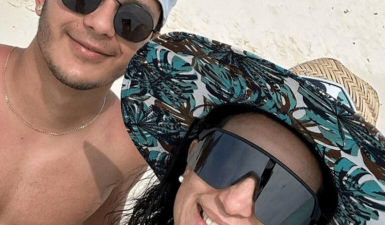 Siguiendo los pasos de una leyenda: Xander, el hijo menor de Karina, incursiona en la música