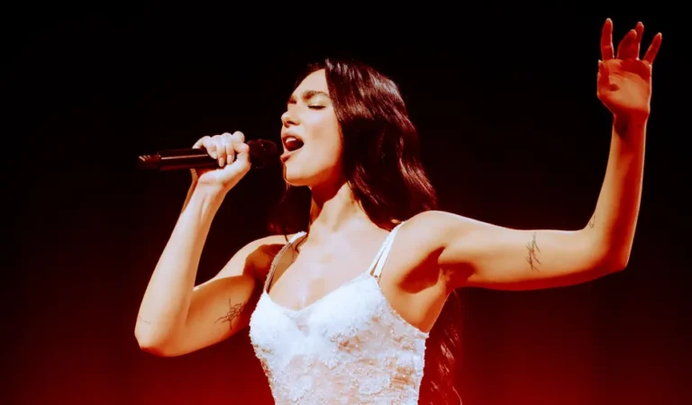 Dua Lipa conquista Madrid cantando en español «Héroe» de Enrique Iglesias