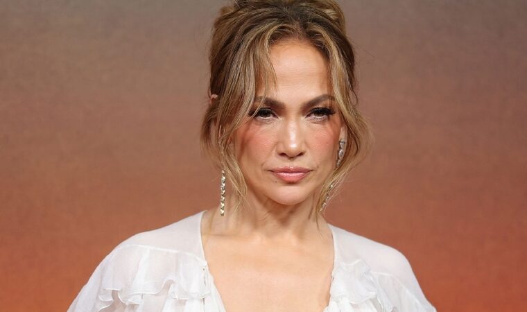 Jennifer López enfrenta millonaria demanda, ¿qué fue lo que pasó?