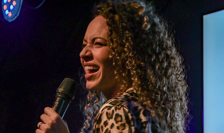 ¡Nueva fecha! Ale Otero regresa a Caracas con su show “Doña”