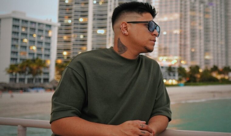 José Miguel Frías recibe reconocimiento de la Academia Latin Grammy