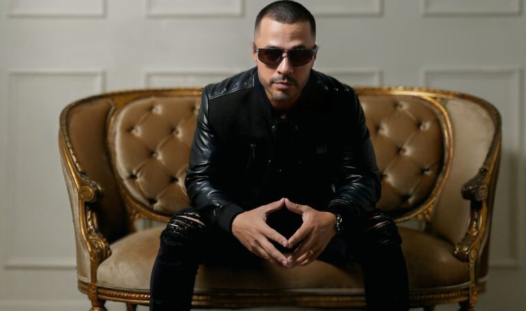 Xuxo sorprende con “Casi te envidio”: su nueva apuesta en el género salsa