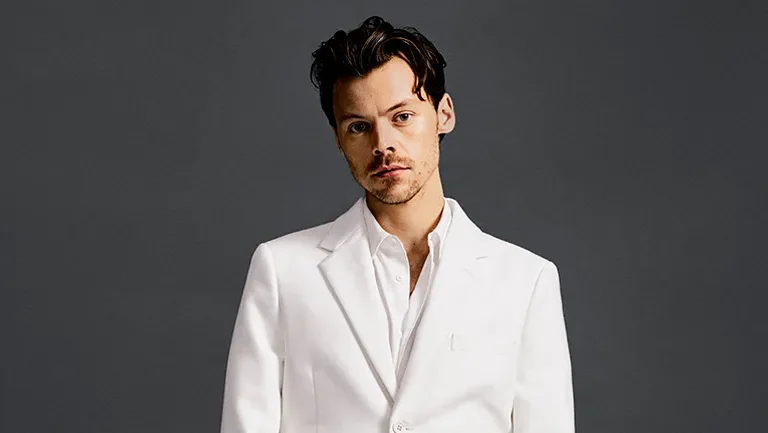 Harry Styles revoluciona la intimidad con su línea Pleasing de vibradores y lubricantes