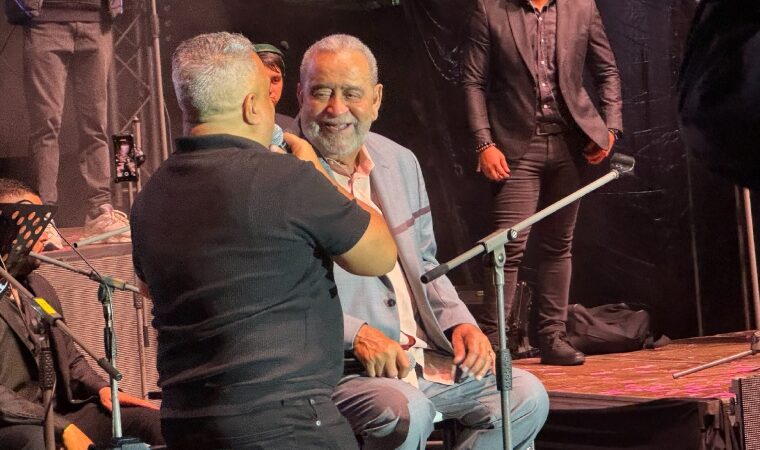 Andy Montañez recibe emotivo homenaje en una exitosa edición de Salsa en la Terraza #4 en Caracas