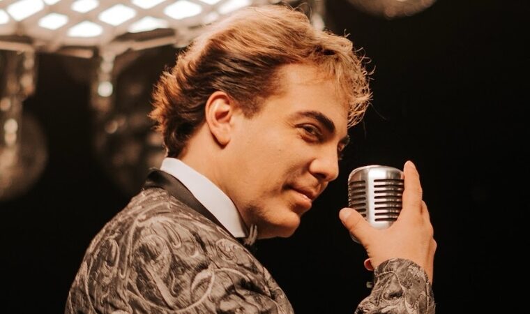 Cristian Castro: el cantante que desafía la adultez con su biberón y proyecto innovador