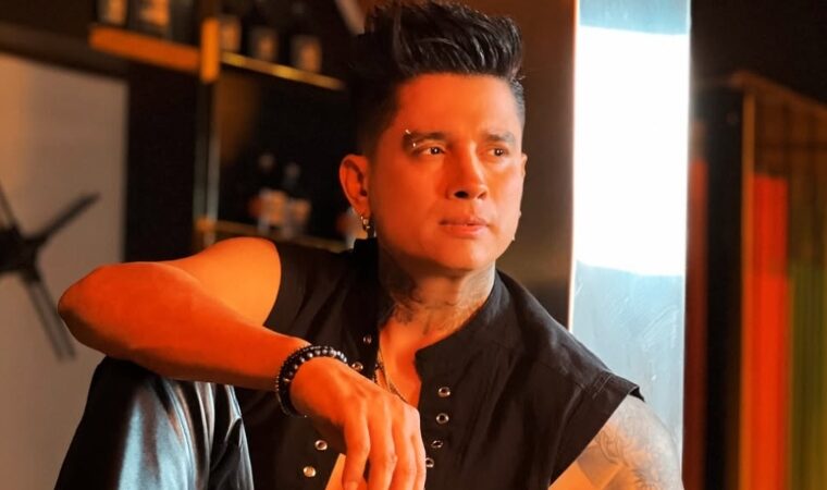 «S»: Juan Miguel reinventa sus éxitos en salsa y así celebra su cumpleaños