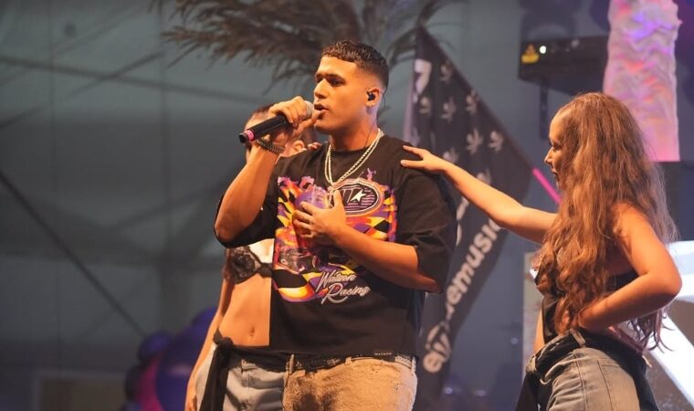 La nueva estrella de la salsa: Moa Rivera deslumbra en su gira española 2025