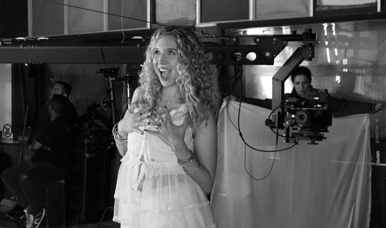 “Entre cuatro paredes” de Tere: una canción creada desde la frustración y la autenticidad