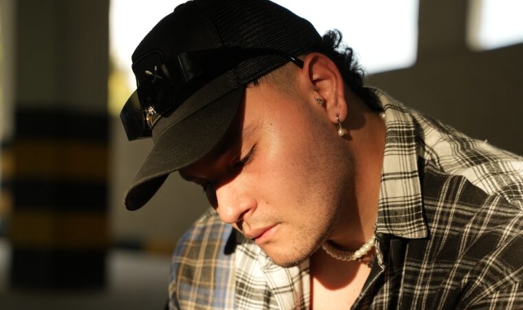 JotaG regresa como solista con su tema “Tenemos que hablar”, fiel a su evolución artística