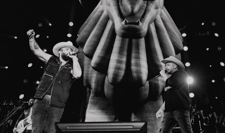 Jean Piero y Carín León fusionan vallenato y regional mexicano en «Invierno Pasado»