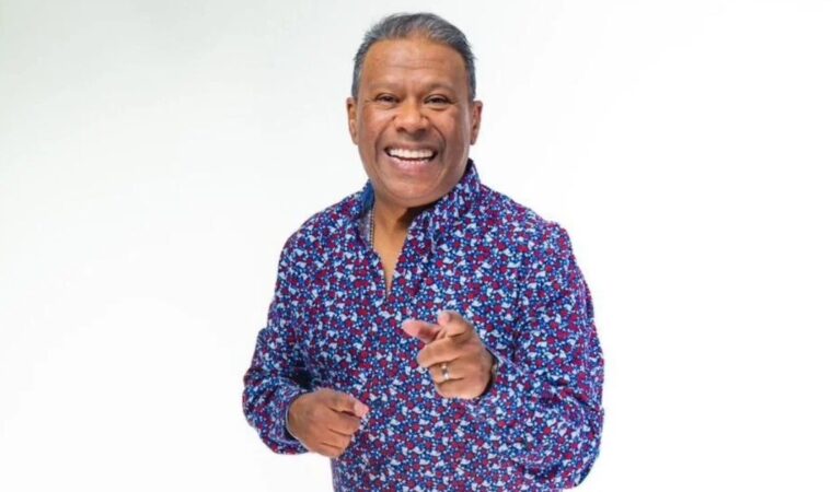 El salsero venezolano Wilmer Lozano recibe homenaje eterno en Mural de Callao Perú