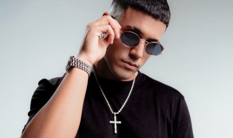 Moa Rivera revoluciona la salsa moderna con su álbum “Mal Necesario” [+conexión con nuevas generaciones]