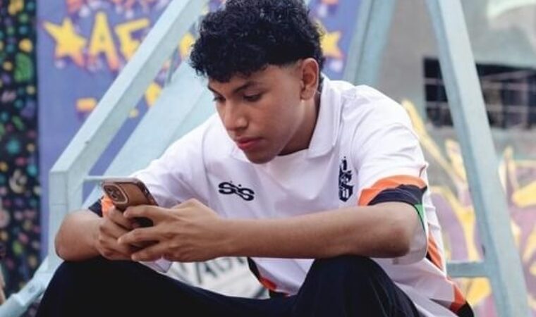 Neomai revoluciona la música venezolana con el estreno de Caribbean Amapola