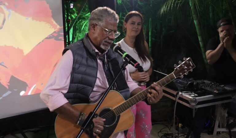 Frank Quintero emociona con su primer concierto íntimo en Venezuela: una noche para recordar Frank Quintero emociona con su primer concierto íntimo en Venezuela: una noche para recordar