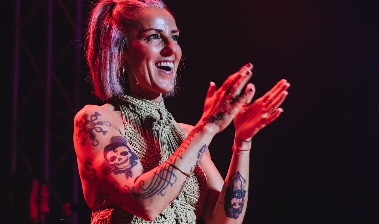Chambao encendió Caracas con su gira 25 aniversario y un show cargado de emoción