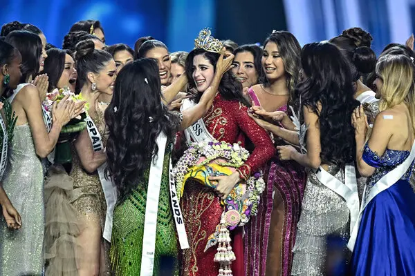 21xp-missuniverse-mvhp-articleLarge.webp