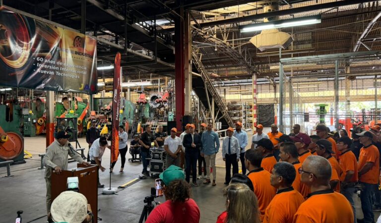 Venezuela vuelve a fabricar cauchos para motos tras reactivar planta en Carabobo