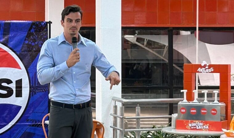 Arturo’s apuesta por la practicidad: llegan los nuevos Tenders de Pollo a su menú nacional