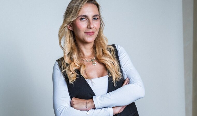 Marion Blassi se afianza en la radio con “Dejemos el show” y un vínculo directo con su audiencia