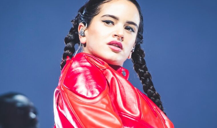 Rosalía detiene su concierto en Las Vegas para dedicar canción y apoyo a Venezuela