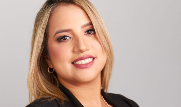 Yaramy Salazar lanza “A los 33”, un libro que convierte las crisis en impulso para el éxito