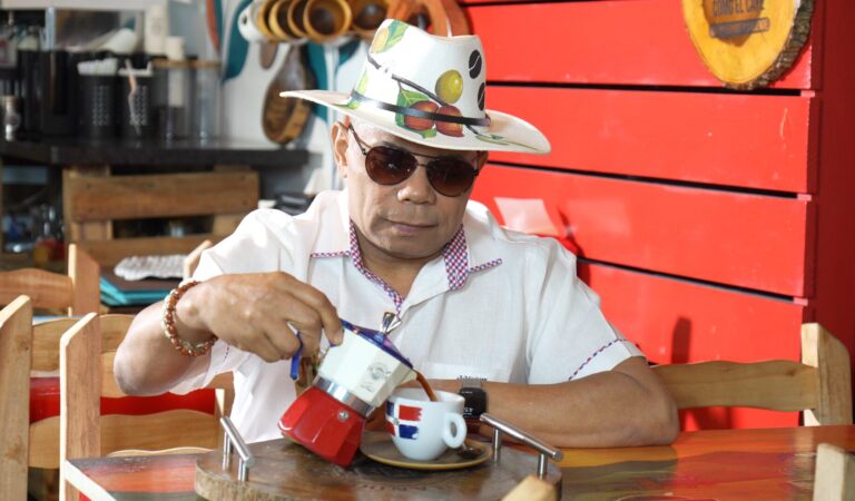 «Aunque Sea Un Café», la nueva bachata de Joe Veras que convierte lo cotidiano en emoción 