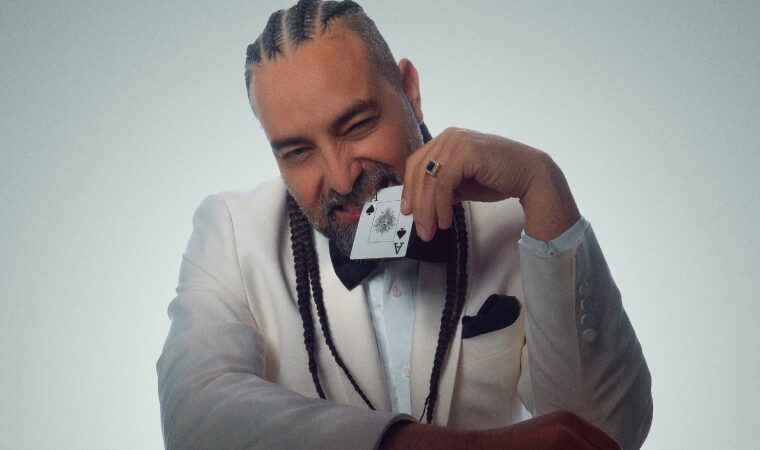 Alain Pérez presenta “La moneda”, una canción sobre el amor que nunca se olvida