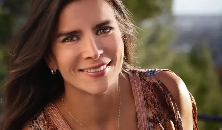Patricia Velásquez llega a La Guaira con ayuda humanitaria para los damnificados
