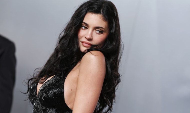 Kylie Jenner sigue tomando clases de español con Victoria Villarroel y vuelve a ser viral [+Video]