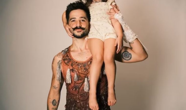 Camilo se hizo chiquito otra vez para escribirles un álbum entero a sus hijas