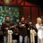Dolly Parton en el escenario del Grand Ole Opry