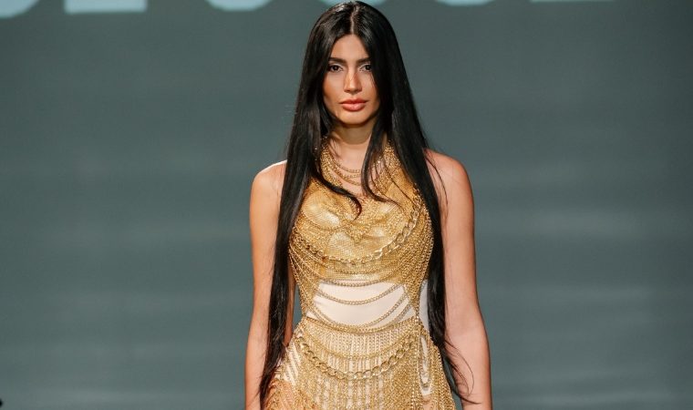 Sthefany Gutiérrez regresó a las pasarelas en Nueva York