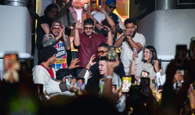 Chyno y Nacho celebran en Caracas el lanzamiento de “Radio Venezuela Fresco” junto a nuevos talentos